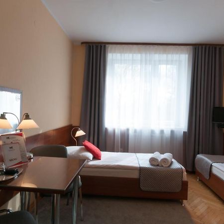Hotel Komes Skarżysko-Kamienna Kültér fotó