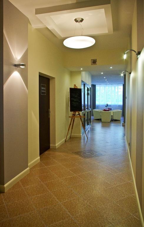 Hotel Komes Skarżysko-Kamienna Kültér fotó