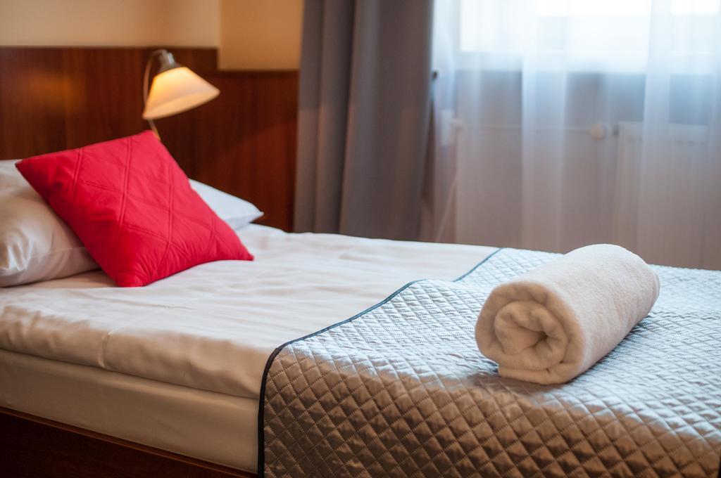 Hotel Komes Skarżysko-Kamienna Kültér fotó