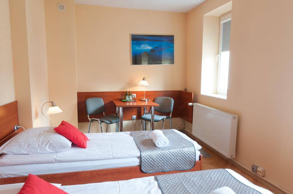 Hotel Komes Skarżysko-Kamienna Kültér fotó
